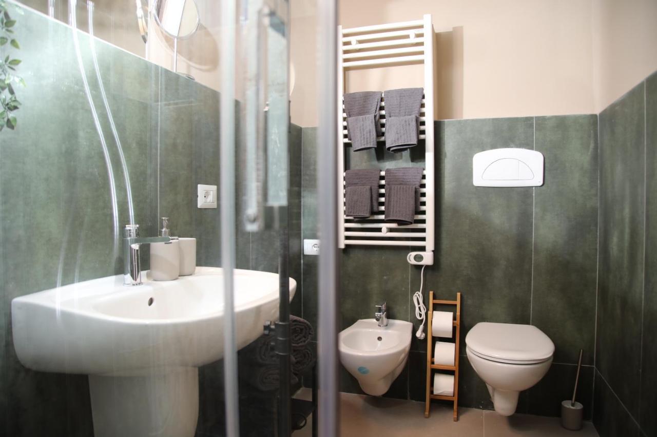 Liberty Apartment Бари Екстериор снимка